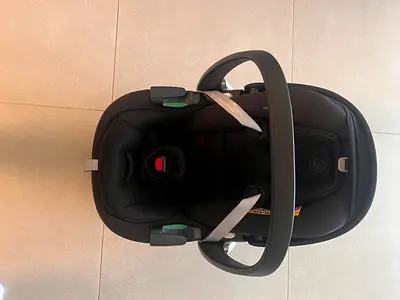 Maxi-Cosi Pebble 360 Pro 2 Essential Black Car Seat Barely used as new