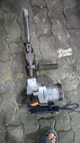 Makita 12 kg jack hammer