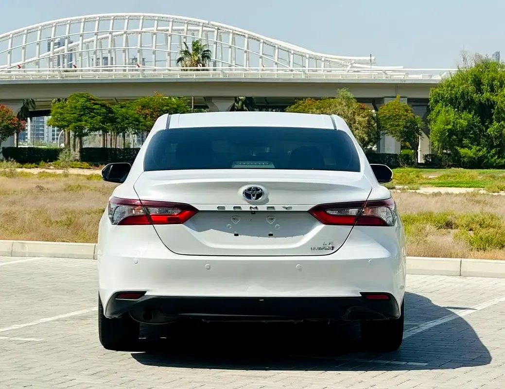 Toyota Camry 2022 — photo 1 of 7