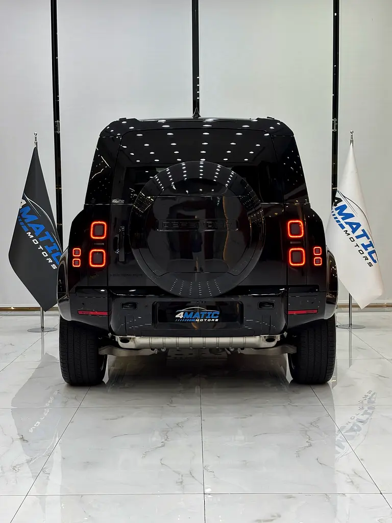 Land Rover Defender 2026