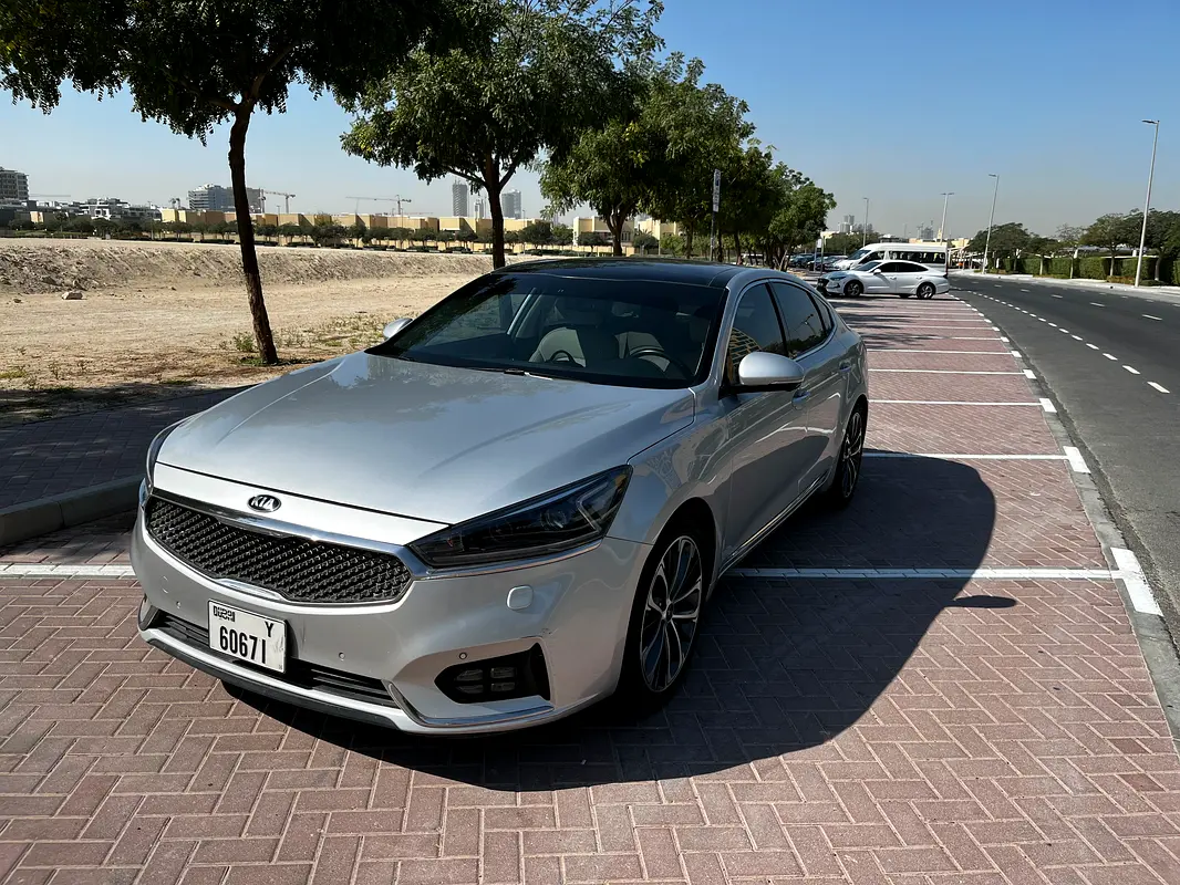 Kia Cadenza 2021 — photo 1 of 10