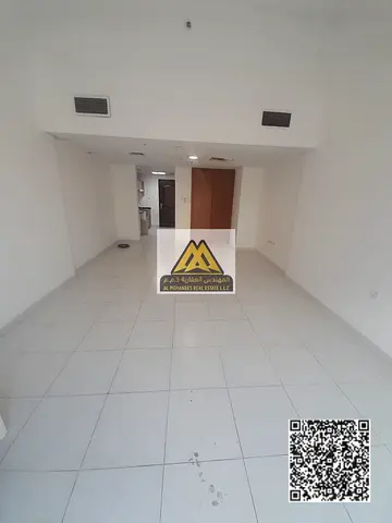 للايجار السنوي استديو مميز في منطقة الراشدية 2 عجمان داخل أبراج الفالكون، بموقع حيوي قريب من جميع الخدمات والمرافق الأساسية، مناسب للسكن العملي والمري