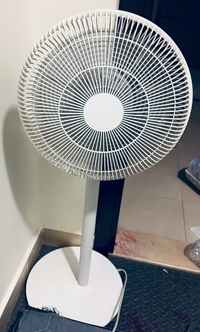 White Standing Pedestal Fan - excellent Working Condition