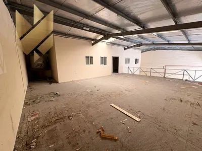Warehouse with 3 offices, bath & prep kitchen | 16 kW | loading area available