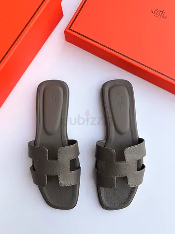 Hermes-style Oran Slide Sandals — Grey Leather, Preowned sizes 36 to 41