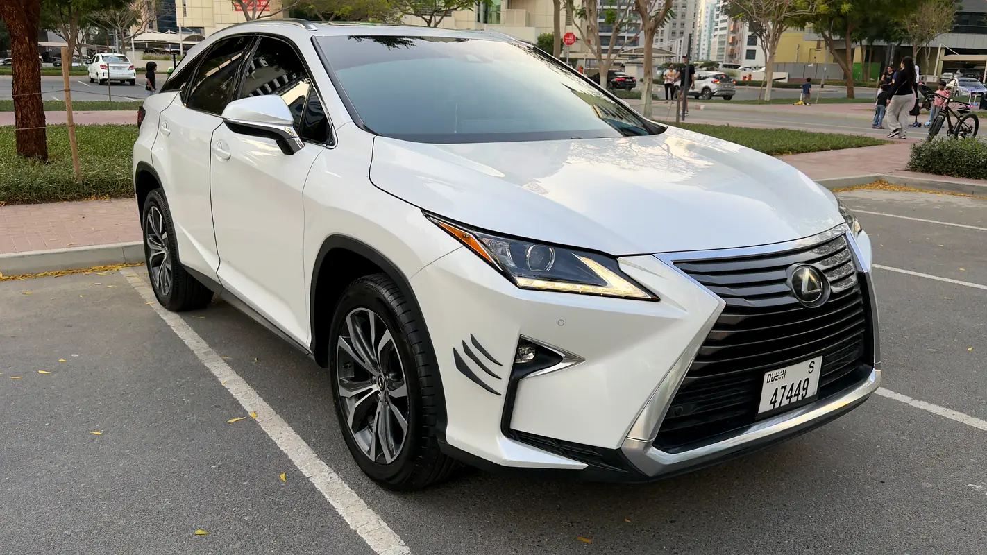 Lexus RX-Series 2019 — photo 1 of 16
