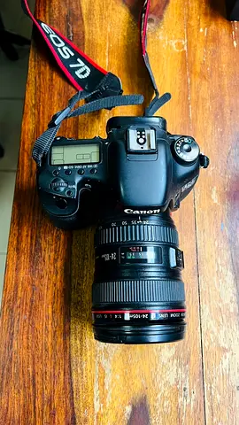 Canon EOS 7D DSLR Camera with lens for Sale