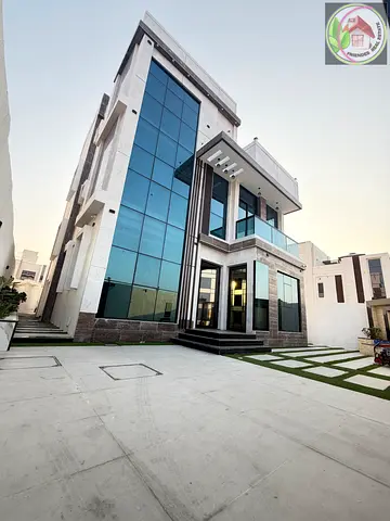 للبيع كاش او تمويل فيلا زاويه بتصميم عصرى و موقع استراتيجى
