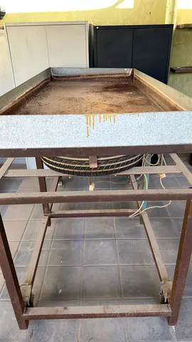 Cement/concrete vibrating table - Free
