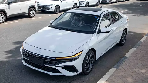 Hyundai Elantra 1.5L CVT Lux Premium | 2025