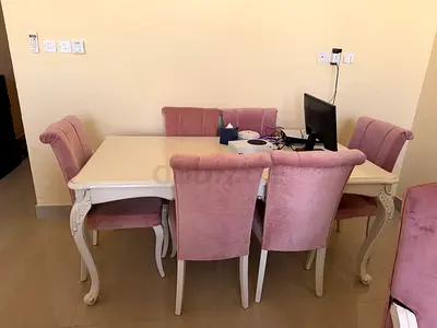 White Dining Table with 6 Pink Velvet Chairs - Classic Design