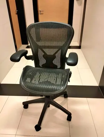 Herman Miller Aaron chair for sell size B and size C both available 💯 good working