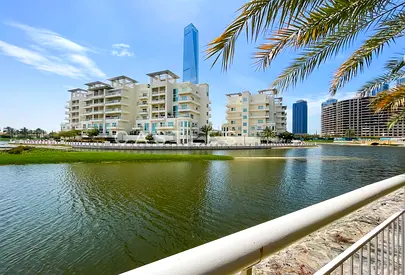 Lake View | Spacious Townhouse | For Rent