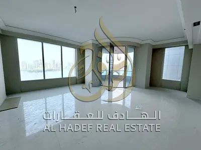 إطلالة كاملة على بحيرة خالد — 3 غرف ماستر + خادمة في المجاز 3  المجاز 3 – الشارقة  فرصة فاخرة للسكن في شقة واسعة جدًا بإطلالة مباشرة وكاملة على بحيرة