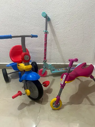 Mixed kids ride-on toys: tricycle and two scooters - good condition