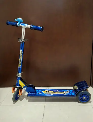 Blue Kids Three-Wheel Foldable Scooter with Bell and Suspension