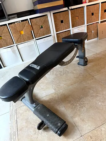 TKO heavy duty professional Adjustable Incline/Decline Weight Bench — Good Condition