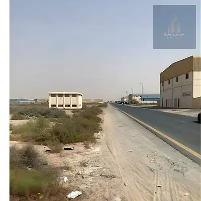 للبيع ارض صناعيه في الحنو / الصجعه/ الشارقه