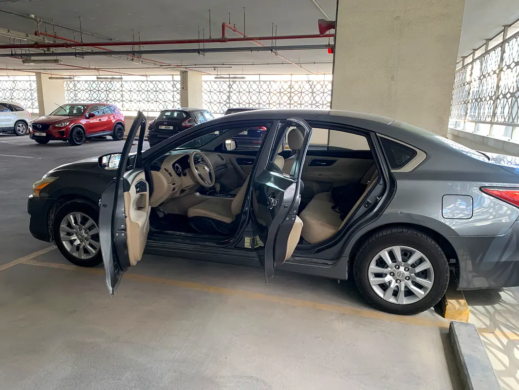 Nissan Altima 2015 — photo 1 of 11