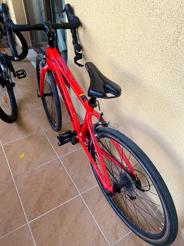 Red Road/Hybrid Bicycle - Good Condition