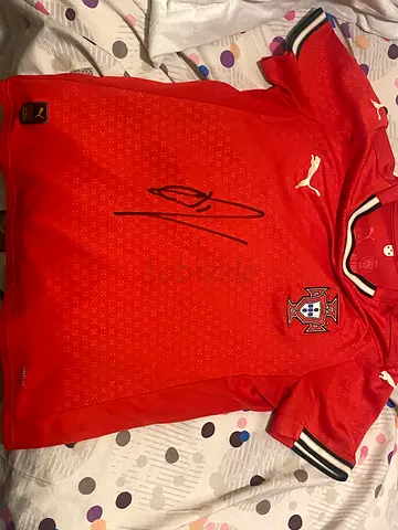 Signed Portugal jersey by Ronaldo with video proof