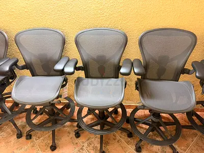 Fully Adjustable Remastered V2 Version Herman Miller Aeron Graphite Chair Size B