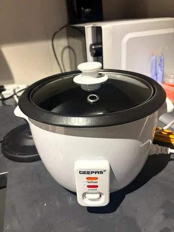 Geepas Electric Rice Cooker / Mini Multi Cooker - Good Working Condition