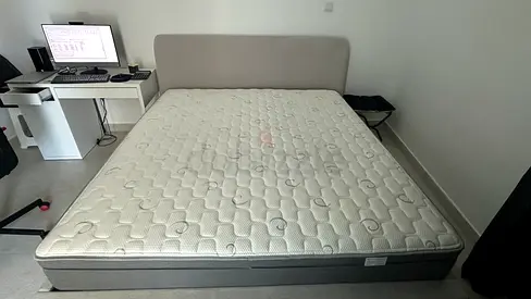King size mattress 180*200 size.
