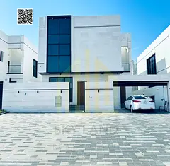 Registration included - Prime location - Two floors &amp; roof