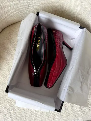 Chanel Burgundy Croc-Embossed Leather Heels,