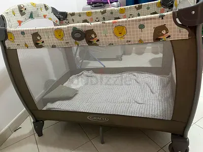 Graco Pack n Play Playpen / Portable Baby Crib - Good Condition