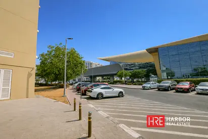 1 Min Walk to Metro | Spacious Studio | Move in Ready