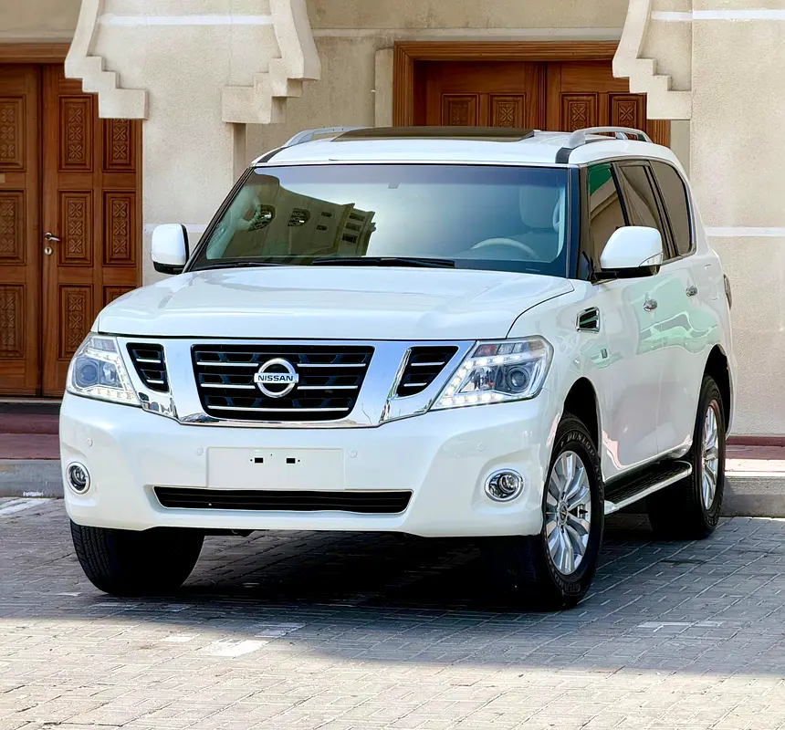 Nissan Patrol 2016 — photo 1 of 16