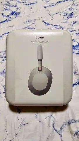 Sony WH-1000XM5 in Perfect condition -- Industry Leading Noise Canceling Wireless Headphones (Beige)