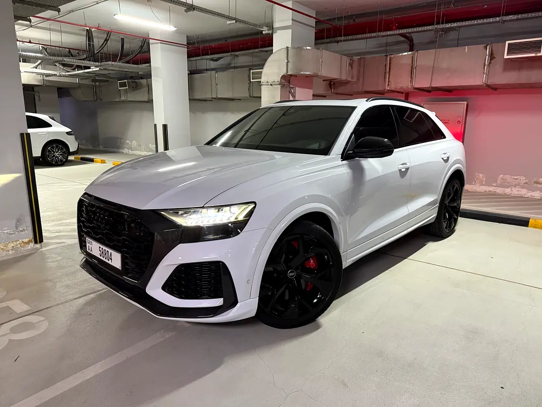 Audi RS Q8 2022 — photo 1 of 12