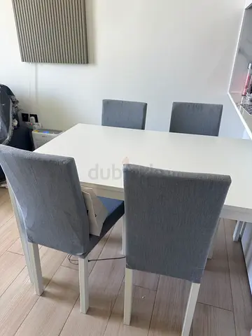 Diner table and four chairs