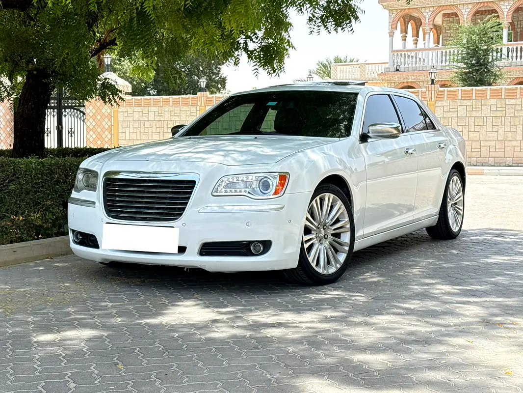 Chrysler 300C 2014 — photo 1 of 15