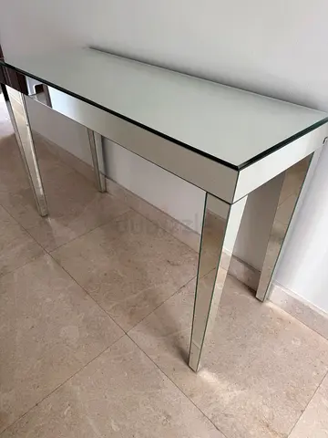 Mirrored Console Table – The One