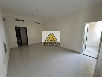 شقة غرفة وصالة للإيجار في الجرف 2 عجمان على شارع الشيخ عمار بلكونة وغرفة غسيل ومساحات كبيرة تكييف مركزي 6 دفعات