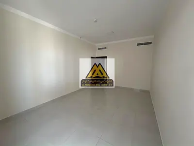 شقة الجرف 2 عجمان شارع الشيخ عمار، غرفة وصالة منفصلة، 2 حمام، بلكونة، مساحات كبيرة، 35 ألف 6 دفعات، تكييف مركزي وموقع راقي وسهل المخرج