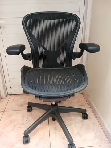 Selling Herman Miller Aeron Chair. Good condition only little use
