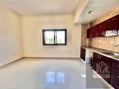 Wow Big Studio & Kitchen Only Family On The Road Building