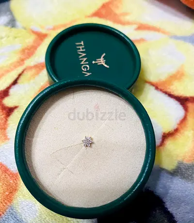 Selling diamond nosepin with orginal bill box and with gurante card.
0555379039 contact if you need