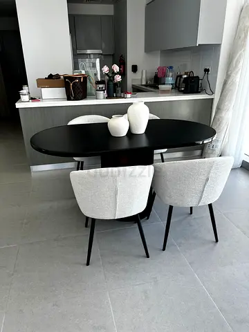 Modern Black Oval Dining Table 4 peoples sitting