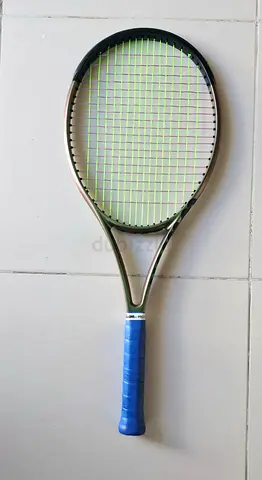 Wilson Blade V8 Tennis Racket – Great Condition