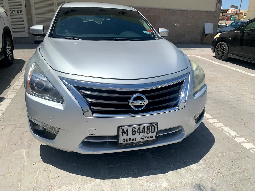 Nissan Altima 2013 — photo 1 of 10