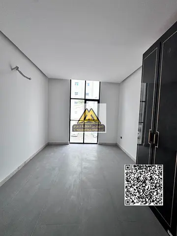 للإيجار السنوي استوديو أول ساكن في موقع مميز جداً ثاني صف من كورنيش عجمان وعلى بعد دقيقة واحدة فقط من الكورنيش، مناسب للسكن الهادئ وقريب من جميع الخدم