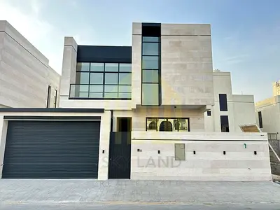 فيلا عصرية تقع على شارع رئيسي، بدون رسوم خدمات مع التملك الحر لجميع الجنسيات .