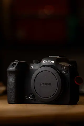 Canon EOS R7 body only - excellent condition