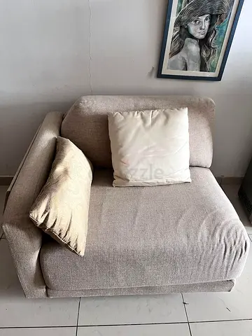 Luxury Single-seater beige sofa chair - good condition